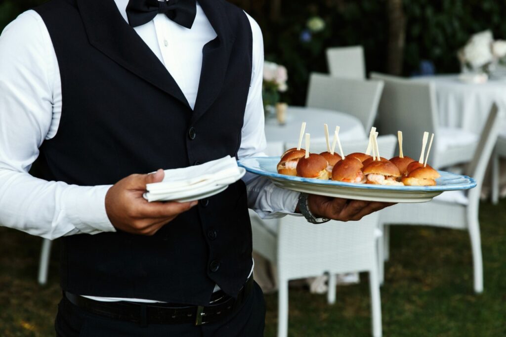 buenos camareros de boda