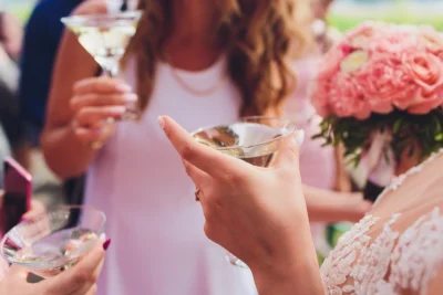 conversaciones en una boda