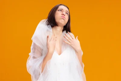 novia agobiada en la boda