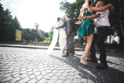 fiestón en la boda